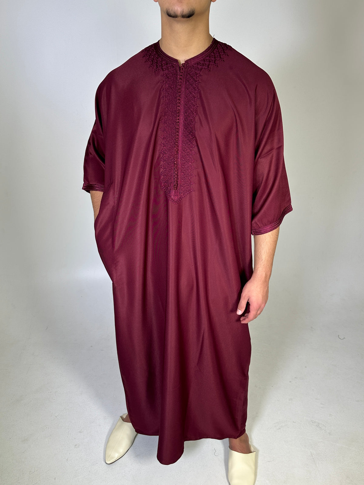 Djellaba Meknes Bordeaux frontview